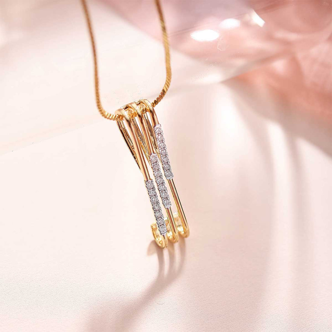 Linear Focus Diamond Pendant (With Chain)