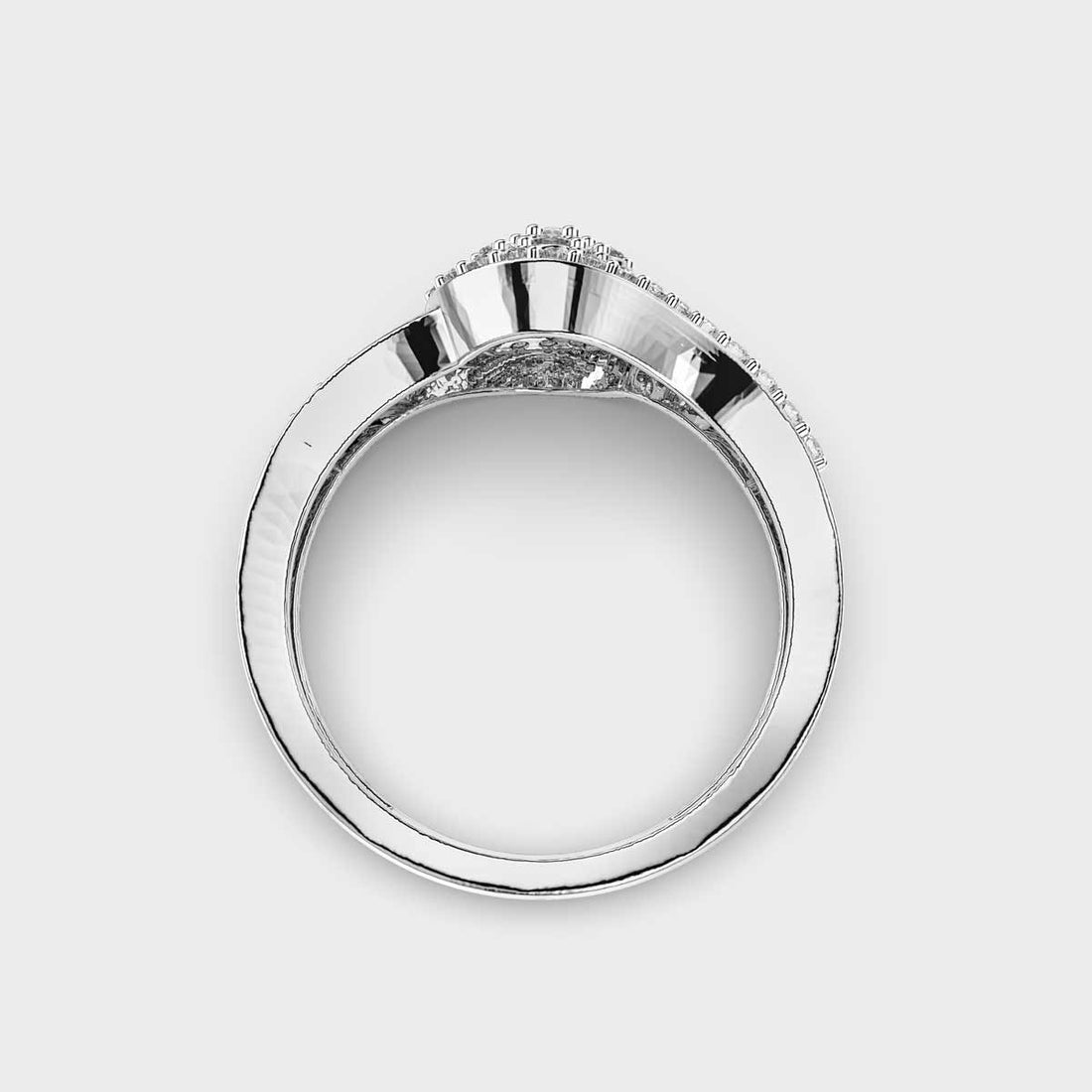 Glittering Halo Diamond Ring